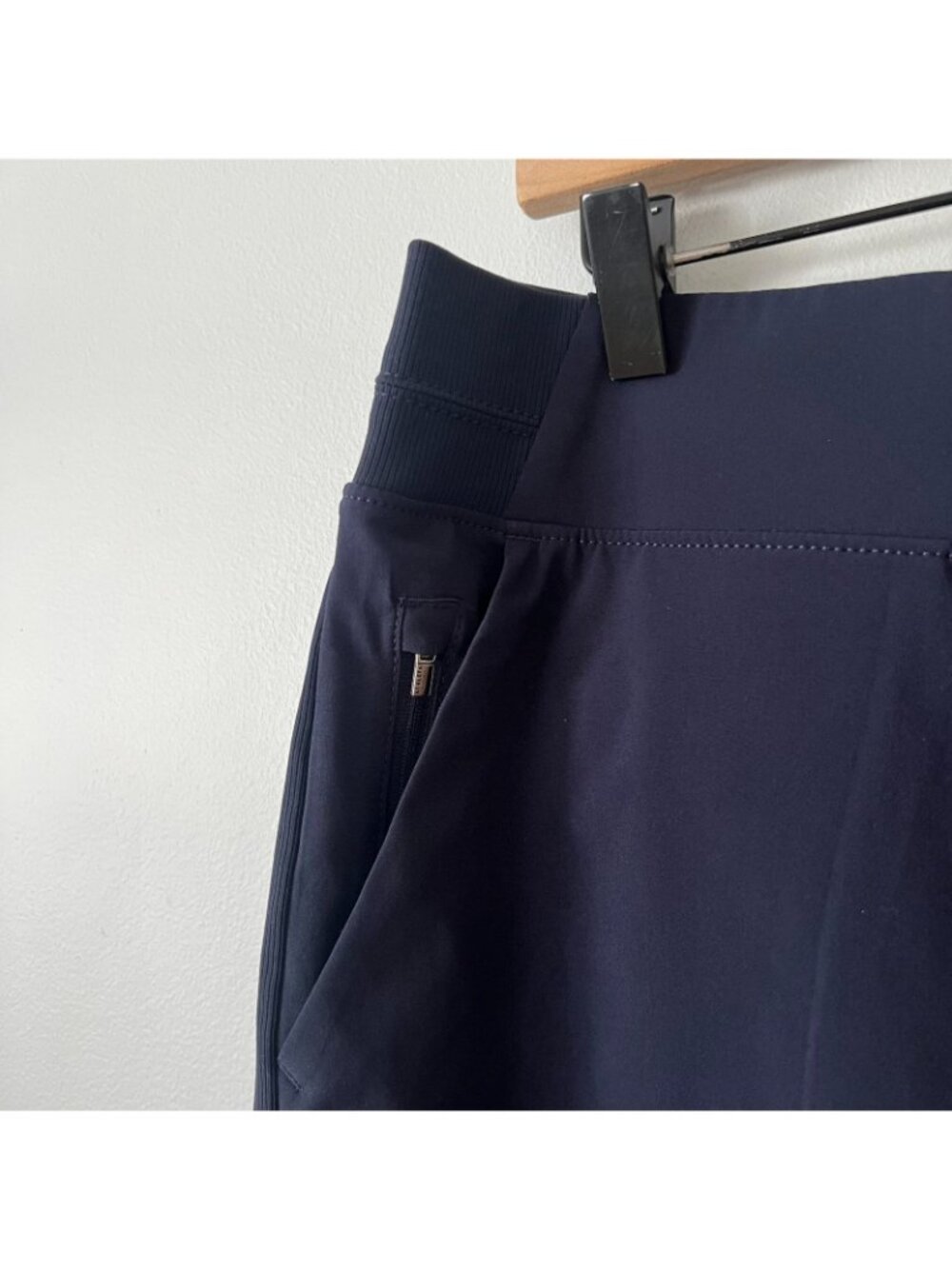 Athleta Brooklyn Navy Blue Shorts Women's Size 16 - Picture 2 of 8